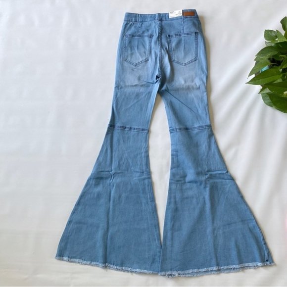Umgee | High Rise Fringe Hem Bell Bottom Stretch Denim Jeans Light Wash New 5 - Picture 8 of 14